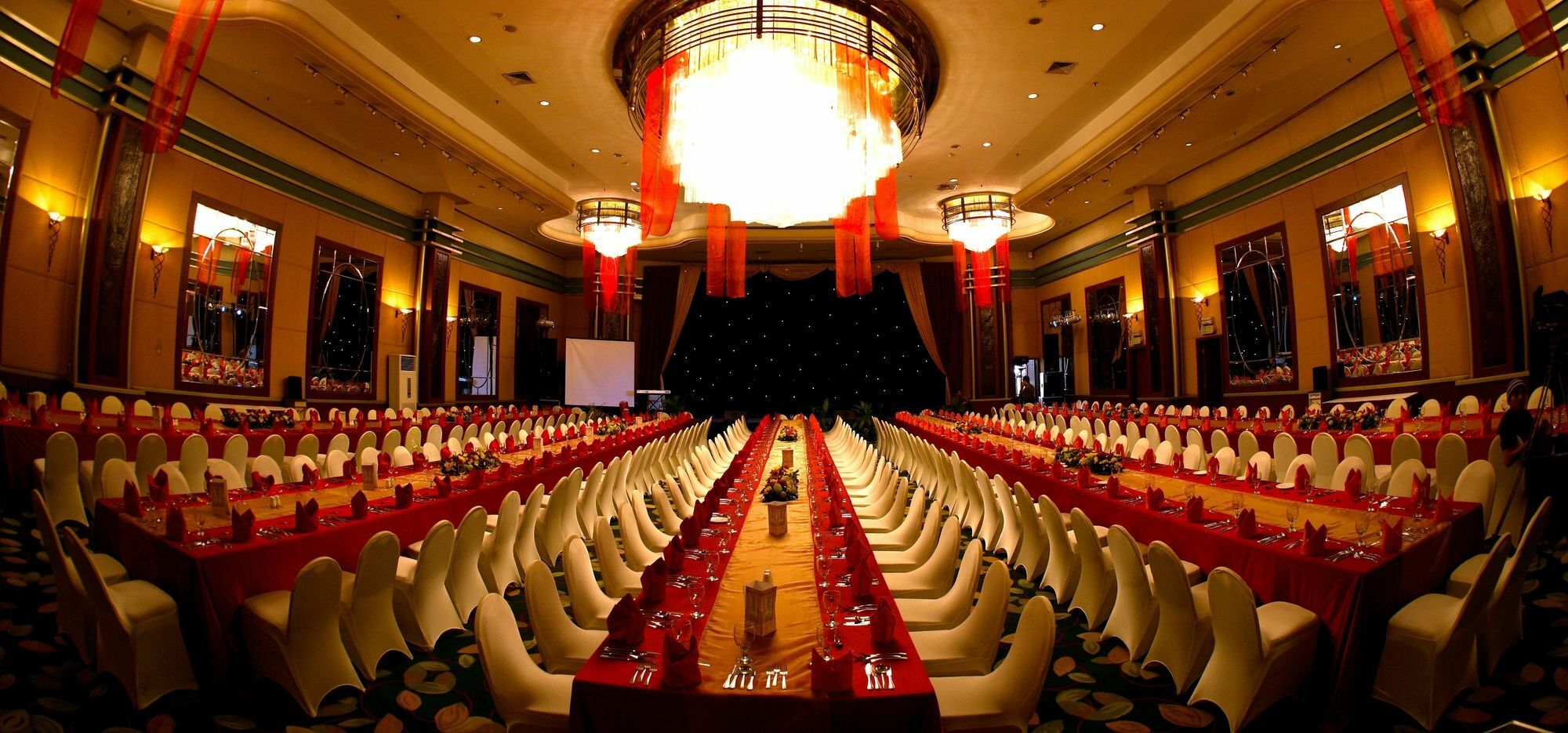 Lumire Hotel & Convention Centre Jakarta Exteriör bild
